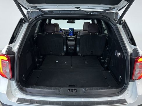 Used 2023 Ford Explorer Platinum w/ Technology Package image 28