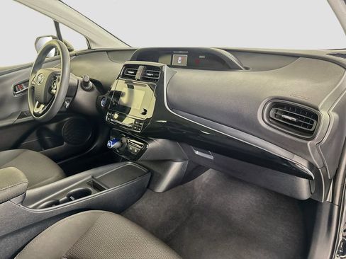 Used 2019 Toyota Prius LE AWD/4WD image 25
