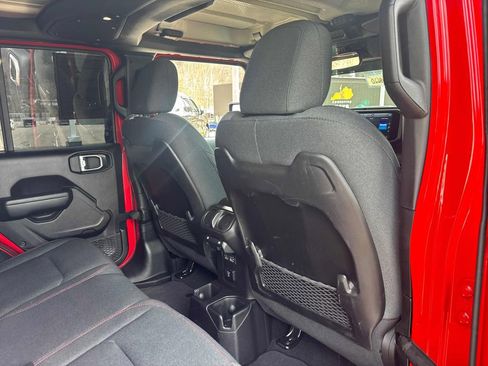 Used 2024 Jeep Wrangler Unlimited Rubicon image 65