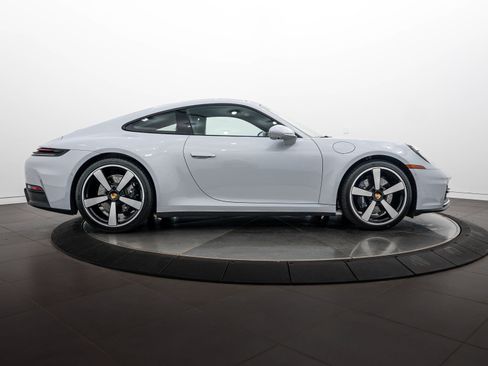 Certified 2025 Porsche 911 Carrera RWD image 8