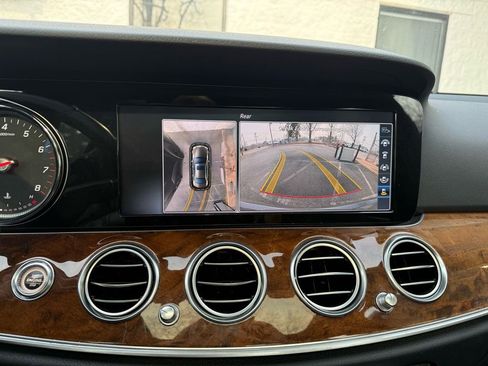 Used 2017 Mercedes-Benz E 300 image 10