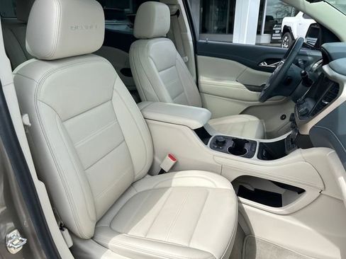 Used 2023 GMC Acadia Denali w/ Denali Technology Package image 32