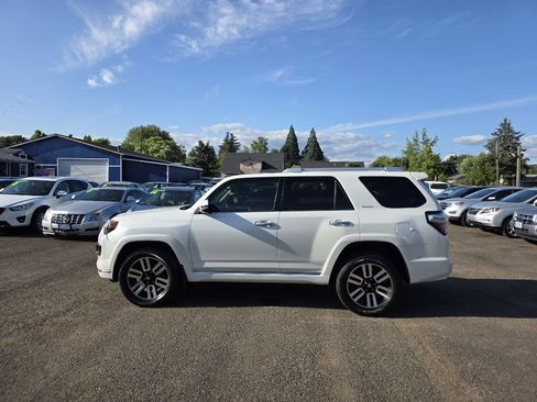 Used 2014 Toyota 4Runner Limited image 8