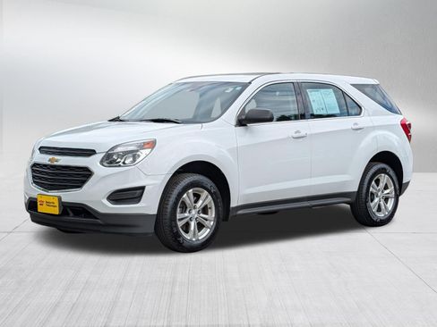 Used 2017 Chevrolet Equinox LS FWD image 3