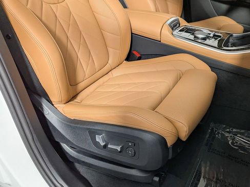 Used 2025 BMW X5 xDrive40i w/ Premium Package image 29