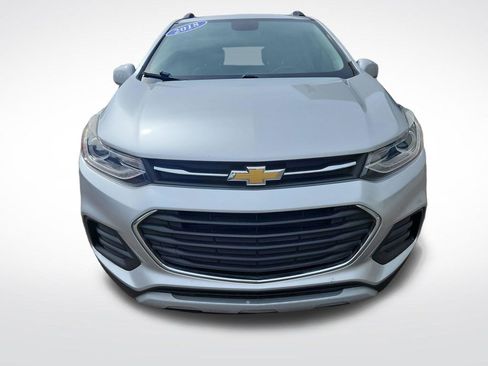 Used 2018 Chevrolet Trax LT w/ LT Convenience Package FWD image 8