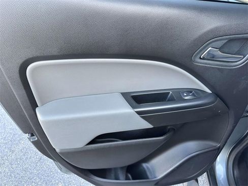 Used 2019 Chevrolet Colorado LT w/ LT Convenience Package image 19