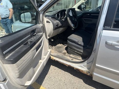 Used 2009 Dodge Grand Caravan SE w/ Climate Group FWD image 9
