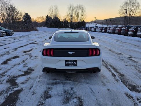 Used 2022 Ford Mustang Premium image 7