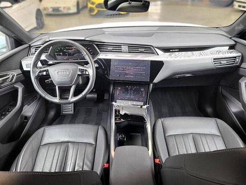 Used 2023 Audi e-tron Premium w/ Convenience Plus Package image 3