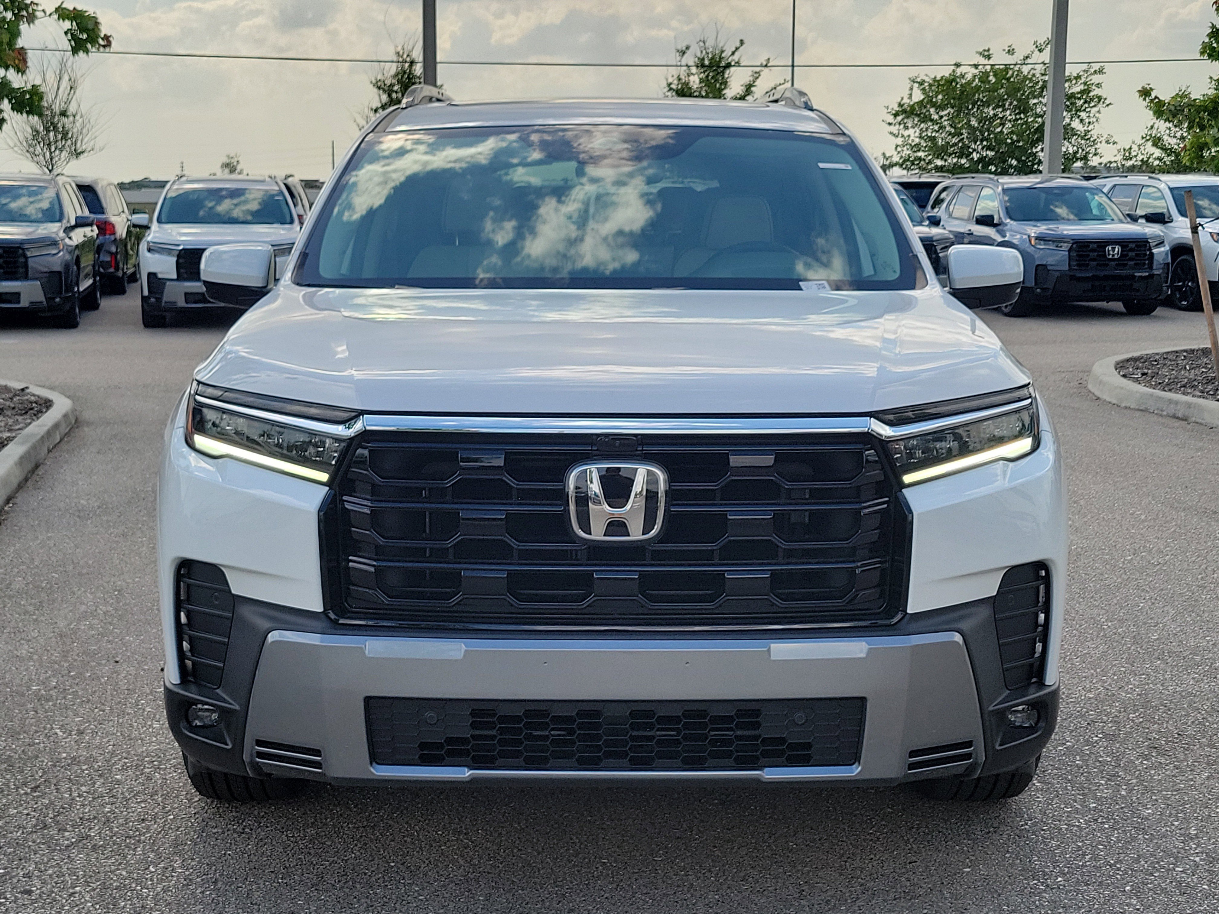 New 2026 Honda Pilot Elite image 2