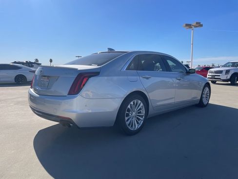 Used 2018 Cadillac CT6 Luxury image 2