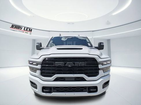 New 2026 RAM 2500 Laramie AWD/4WD image 8