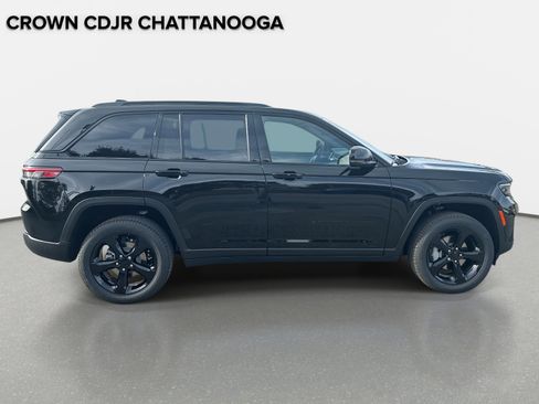 New 2025 Jeep Grand Cherokee Limited w/ Luxury Tech Group II AWD/4WD image 3