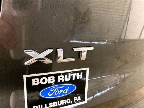 Used 2018 Ford Explorer XLT w/ Equipment Group 202A FWD image 13