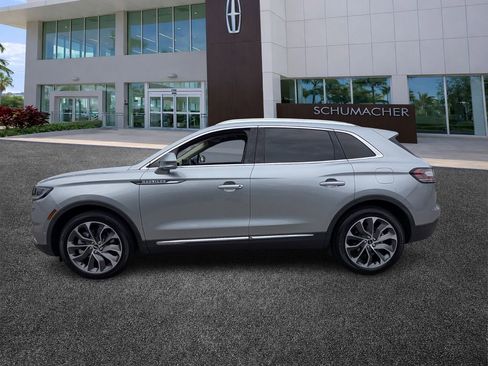 Used 2022 Lincoln Nautilus Reserve w/ Equipment Group 201A image 4