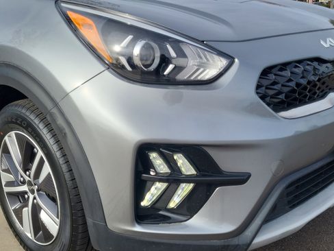 Used 2022 Kia Niro LXS image 5