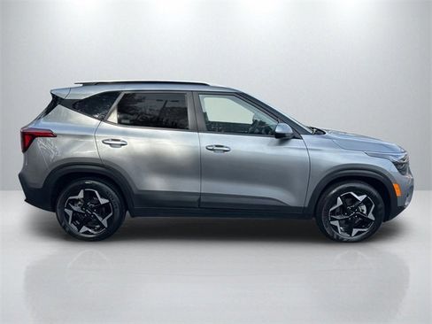 Certified 2025 Kia Seltos S image 8