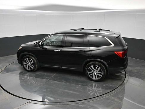 Used 2017 Honda Pilot Touring image 25