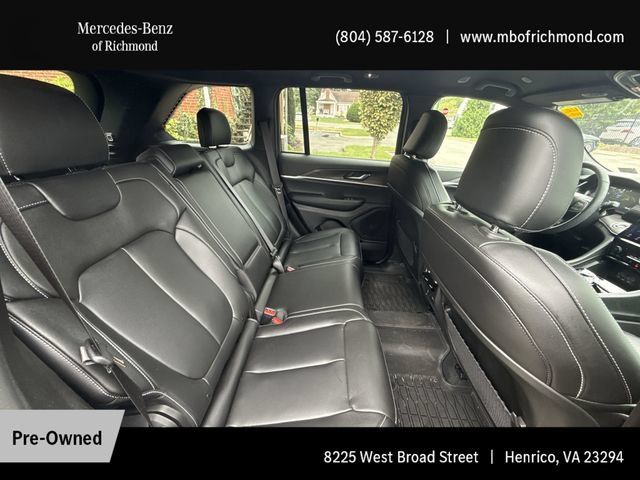 Used 2025 Jeep Grand Cherokee Limited AWD/4WD image 16