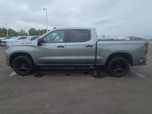 Used 2023 Chevrolet Silverado 1500 RST w/ Redline Edition AWD/4WD image 12