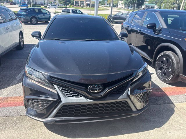 Used 2022 Toyota Camry SE w/ Convenience Package FWD image 1