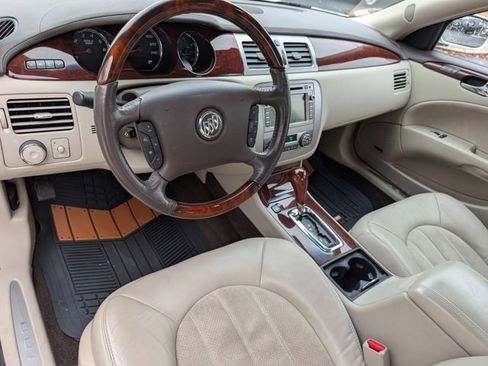Used 2009 Buick Lucerne Super image 4