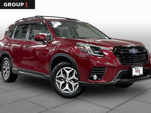 Used 2023 Subaru Forester Premium AWD/4WD image 3