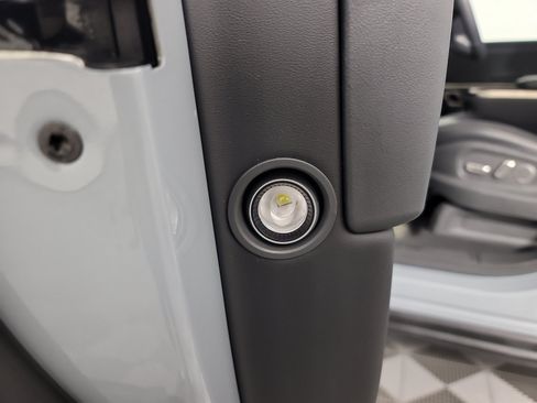 Used 2024 Rivian R1S Adventure AWD/4WD image 31