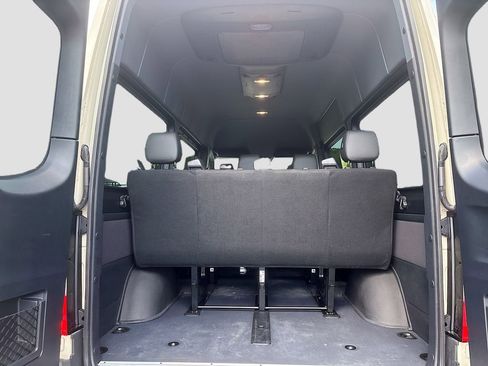 Used 2024 Mercedes-Benz Sprinter 2500 image 25