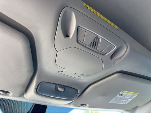 Used 2020 Ford Transit Connect XL image 23