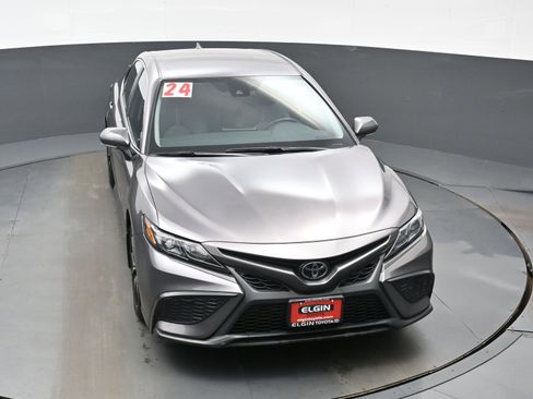 Used 2024 Toyota Camry SE image 33