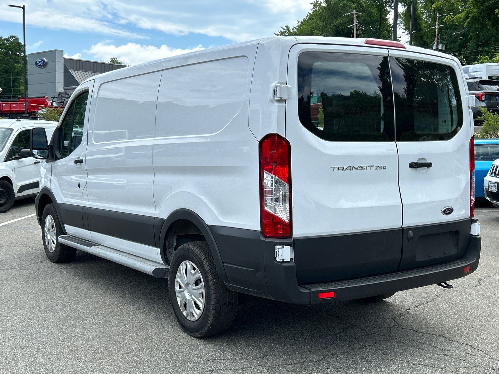 Used 2025 Ford Transit 250 Low Roof w/ Exterior Upgrade Package RWD image 4
