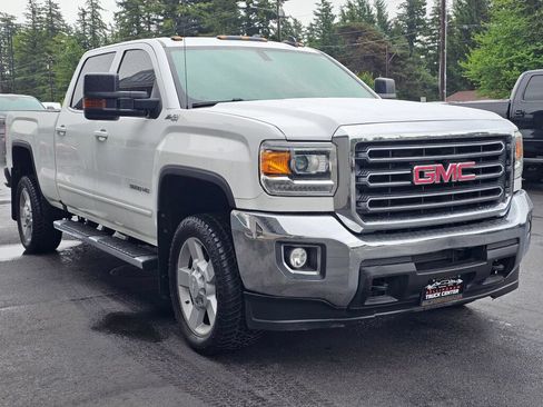 Used 2018 GMC Sierra 3500 SLE w/ SLE Fleet Preferred Package AWD/4WD image 7
