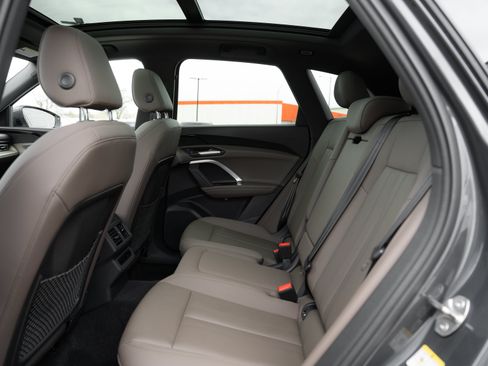 Certified 2025 Audi Q5 Premium w/ Convenience Package AWD/4WD image 23