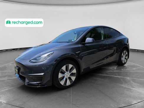 Used 2023 Tesla Model Y Long Range AWD/4WD image 1