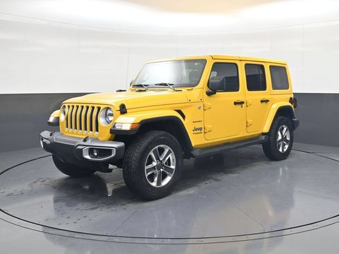 Used 2020 Jeep Wrangler Unlimited Sahara w/ Cold Weather Group AWD/4WD image 2
