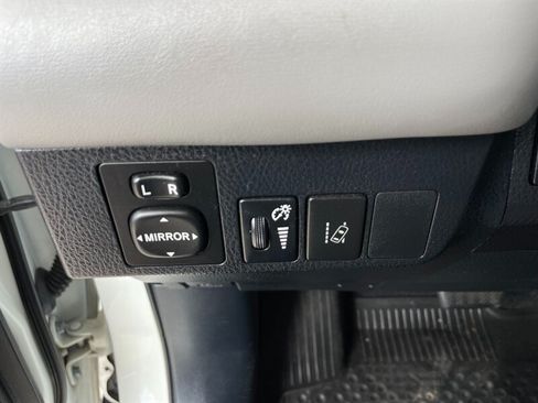 Used 2018 Toyota RAV4 XLE w/ Plus Extra Value Package AWD/4WD image 12