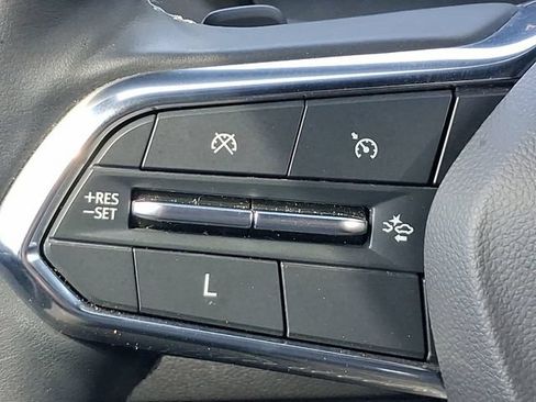 Used 2024 Chevrolet Traverse LT w/ Midnight/Sport Edition FWD image 12