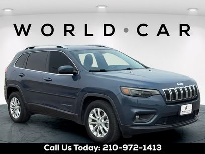 Used 2019 Jeep Cherokee Latitude w/ Popular Appearance Group