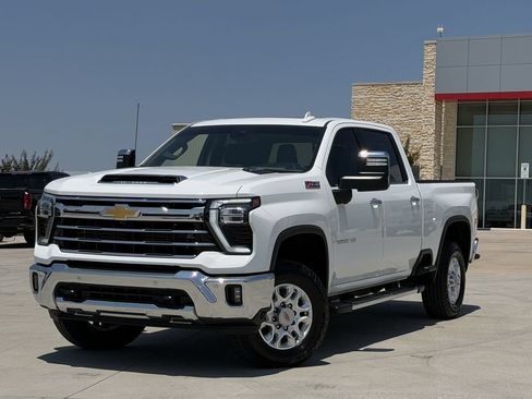 Used 2024 Chevrolet Silverado 2500 LTZ w/ LTZ Convenience Package AWD/4WD image 2