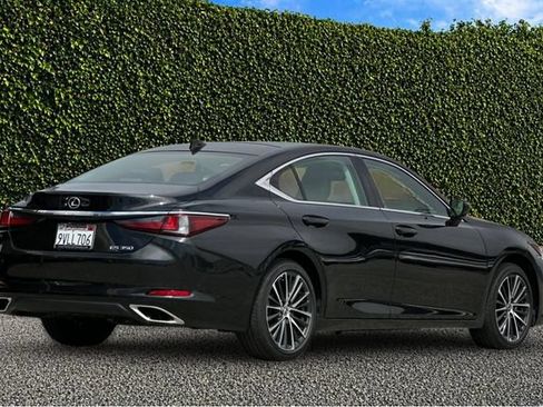 Used 2025 Lexus ES 350 w/ Premium Package FWD image 4