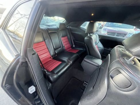 Used 2013 Dodge Challenger SXT image 19