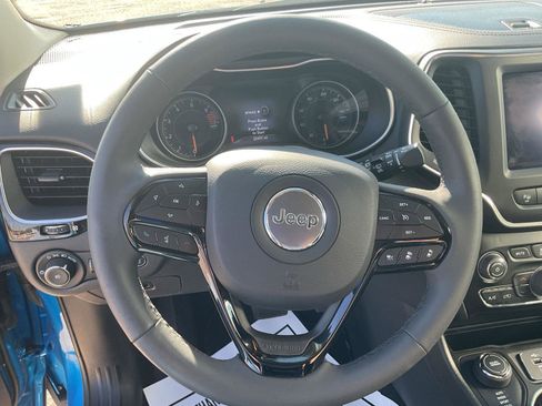 Used 2023 Jeep Cherokee Altitude Lux image 13