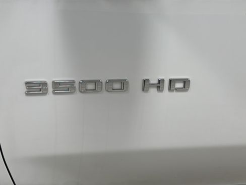 Used 2022 Chevrolet Silverado 3500 LT w/ Convenience Package AWD/4WD image 39