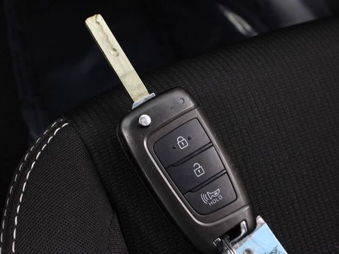 Certified 2023 Hyundai Venue SEL image 30