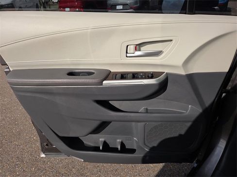 Used 2024 Toyota Sienna XLE image 17
