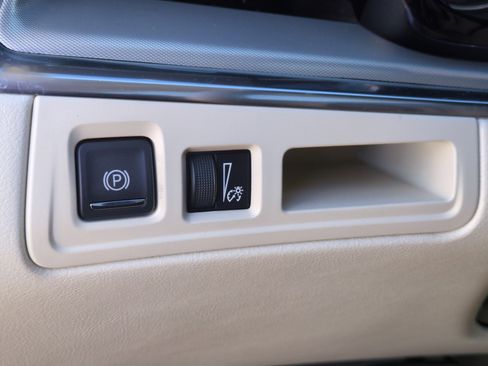 Certified 2020 Cadillac XT5 Premium Luxury image 18