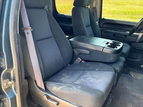 Used 2011 Chevrolet Silverado 2500 LT w/ Interior Plus Package AWD/4WD image 29