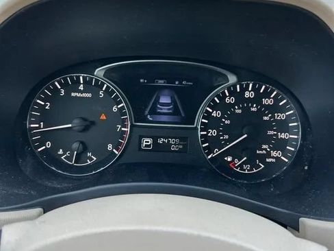 Used 2015 Nissan Pathfinder SL w/ SL Tech Package AWD/4WD image 28